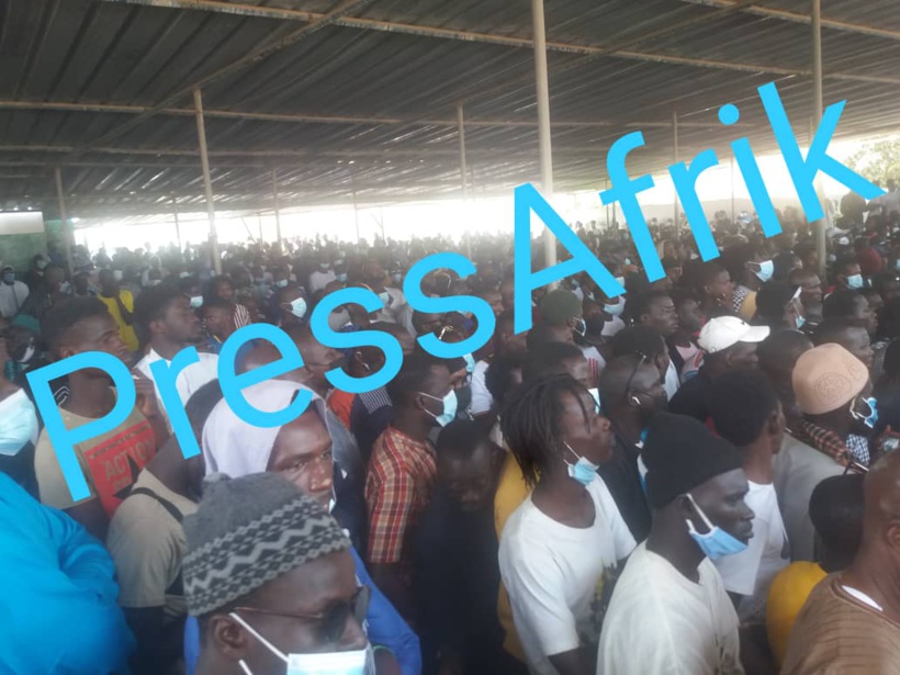 Inhumation de Thione Seck : le cimetière de Yoff refuse du monde Inhumation de Thione Seck : le cimetière de Yoff refuse du monde