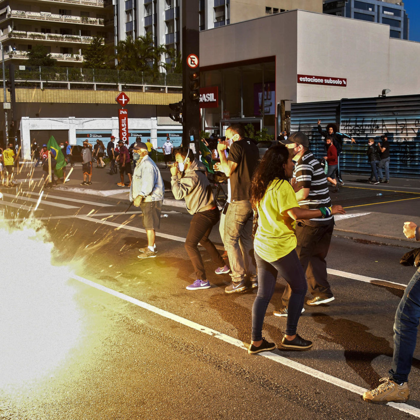 Brésil: São Paulo impose un couvre-feu et suspend le foot pour contenir le Covid-19