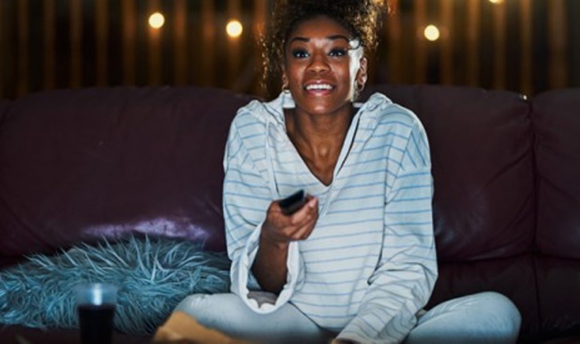 Regarder la télévision diminue notre espérance de vie et bouleverse notre cerveau Regarder la télévision diminue notre espérance de vie et bouleverse notre cerveau