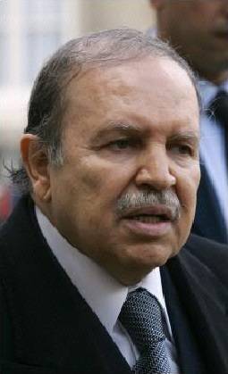 Hospitalisé à Paris, Bouteflika s'adresse de nouveau aux Algériens