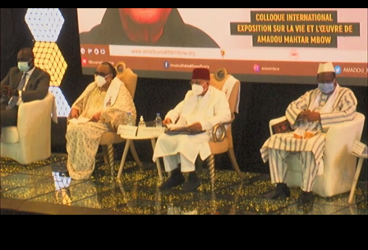 Message de Amadou Makhtar Mbow : "Quoi qu'ils puissent vous arriver soyez vous même, soyez fidèle à votre famille et à votre pays"