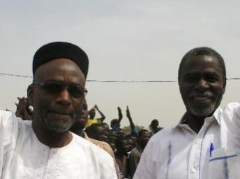Les opposants tchadiens Saleh Kebzabo (g.) et Ngarlejy Yorongar. Gael COGNE / AFP
