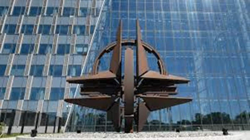 Antony Blinken se rend à Bruxelles ce mardi 23 mars. Le secrétaire d'État américain va participer à la réunion des ministres des Affaires étrangères de l'Otan. Pour l'universitaire et spécialiste de l'Otan, Guy Vinet, Joe Biden « ne va pas se désenga