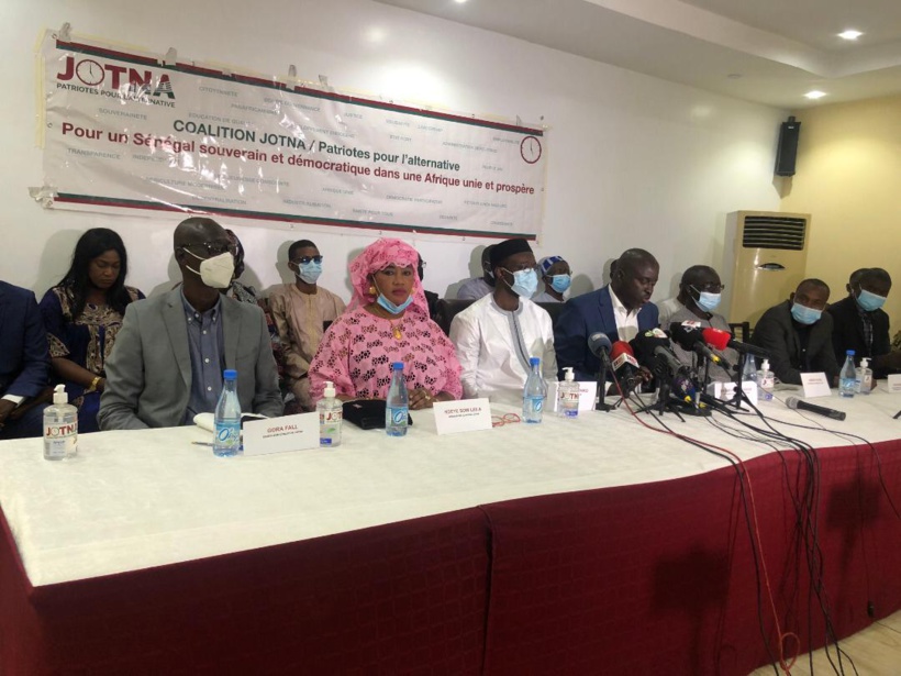 Ousmane Sonko a rencontré ses ex-alliés de la coalition Jotna... après leur divorce Ousmane Sonko a rencontré ses ex-alliés de la coalition Jotna... après leur divorce