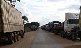 Sénégal-Mali : les transporteurs bloquent la frontière