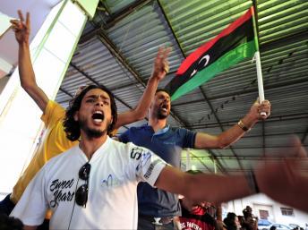 Des centaines de personnes ont manifesté lundi 13 mai après l'attentat de Benghazi. REUTERS/Esam Al-Fetori
