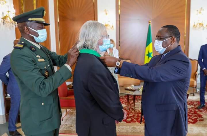 Sénégal: le Pr Didier Raoult élevé au rang de Commandeur de l’Ordre national du Lion