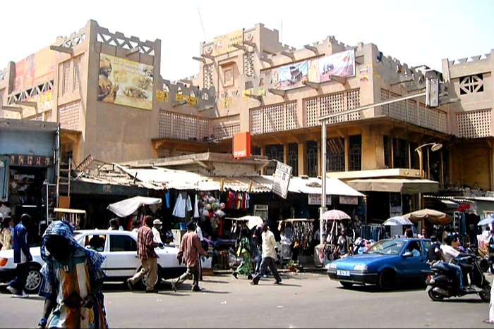 Marchandises au Sénégal: quand les résidus de l’Europe et de la Chine envahissent nos trottoirs
