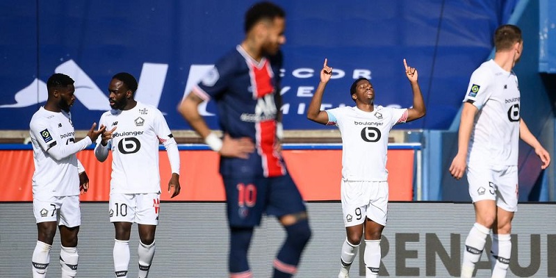 Ligue 1 : Lille remporte le choc contre le PSG et reprend la tête