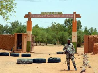 Le président du Niger à Agadez pour rendre hommage aux soldats victimes de l’attaque terroriste