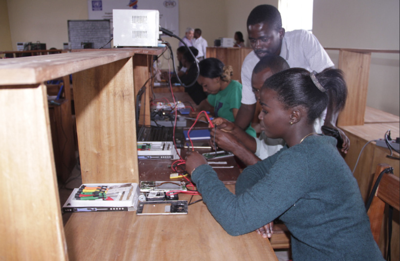 Sénégal: le gouvernement américain appuie la formation professionnelle 2500 jeunes Sénégal: le gouvernement américain appuie la formation professionnelle 2500 jeunes