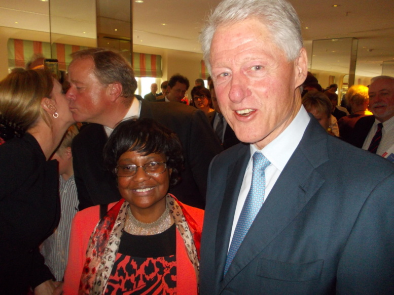 Bill Clinton fête les 50 ans de l'OUA en Allemagne