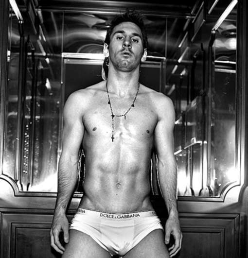Messi pose pour Dolce & Gabbana: sexy ou ridicule?