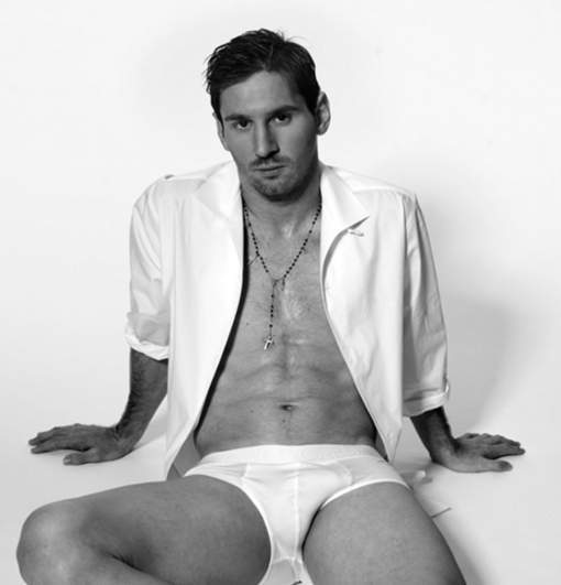 Messi pose pour Dolce & Gabbana: sexy ou ridicule?