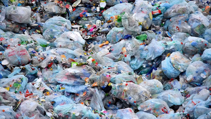 Interdiction des produits plastiques: 70 tonnes de plastiques incinérées Interdiction des produits plastiques: 70 tonnes de plastiques incinérées