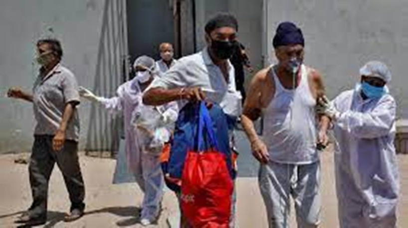 Flambée épidémique en Inde: ce que l'on sait sur le «variant indien» du Covid-19