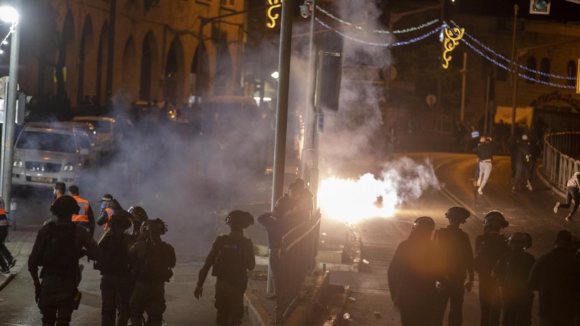 Israël: plus de cent blessés dans des heurts nocturnes à Jérusalem (sources policières et médicales)