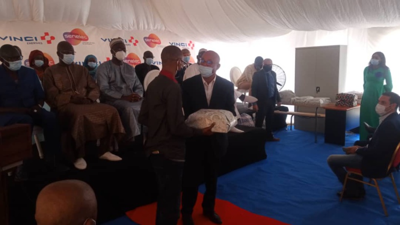 RSE: la Senelec et le groupe Vinci Énergy octroient fournitures scolaires et vivres à Diamniadio RSE: la Senelec et le groupe Vinci Énergy octroient fournitures scolaires et vivres à Diamniadio