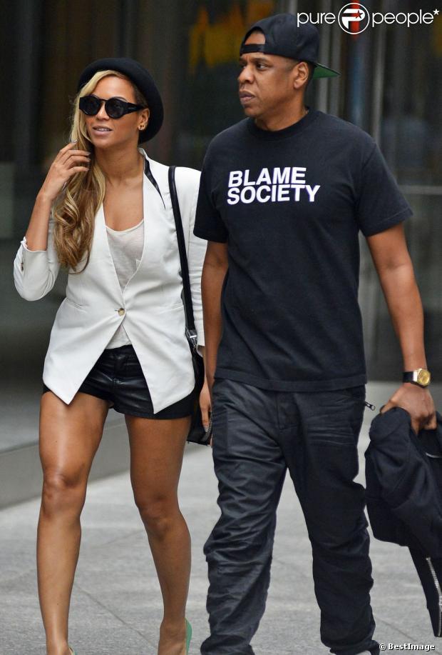 Beyoncé et Jay-Z se rendent au cinéma voir le film Iron Man 3 à New York, le 2 juin 2013. Dans cette photo : Jay-Z, Beyoncé Knowles