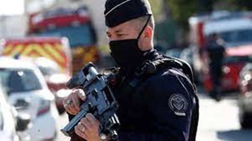 Assaillant de Rambouillet: entre radicalisation et troubles de la personnalité Assaillant de Rambouillet: entre radicalisation et troubles de la personnalité