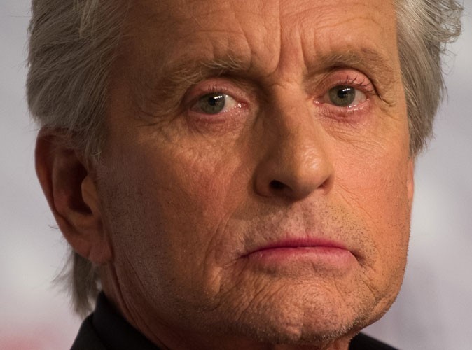 Michael Douglas dément le lien entre son cancer de la gorge et la pratique du cunnilingus !