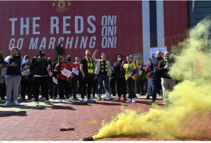 Le derby d'Angleterre entre Manchester United et Liverpool reporté à une date ultérieure Le derby d'Angleterre entre Manchester United et Liverpool reporté à une date ultérieure