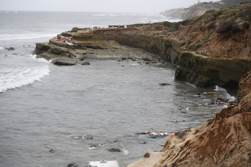 3 morts, 27 blessés dans un naufrage d'un bateau de passeurs en Californie