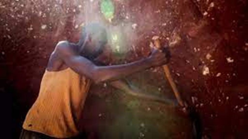 RDC: Cobalt, les coopératives minières artisanales divisées sur le monopole de l'ECG RDC: Cobalt, les coopératives minières artisanales divisées sur le monopole de l'ECG