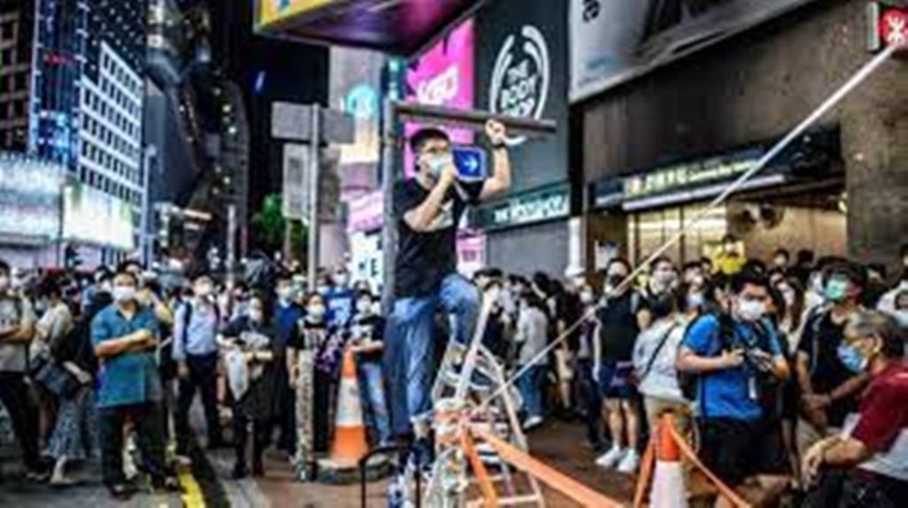 Hong Kong: dix mois de prison pour Joshua Wong après une veillée de Tiananmen interdite Hong Kong: dix mois de prison pour Joshua Wong après une veillée de Tiananmen interdite