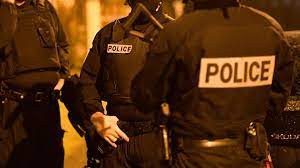 Projet d'attentat d'un groupe néonazi en France: trois suspects mis en examen et écroués (source judiciaire)