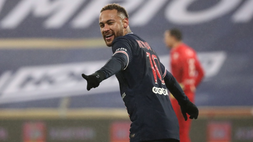 Neymar a prolongé son contrat avec le PSG jusqu'en 2025 Neymar a prolongé son contrat avec le PSG jusqu'en 2025