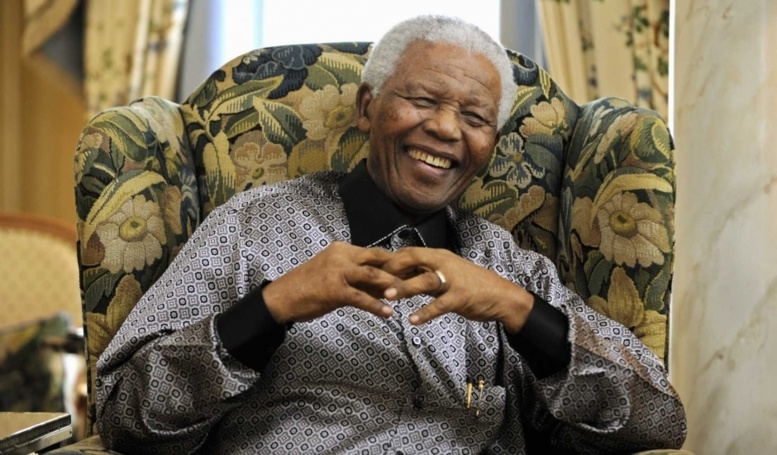 Afrique du Sud: Mandela "continue d'aller mieux", selon le président Zuma