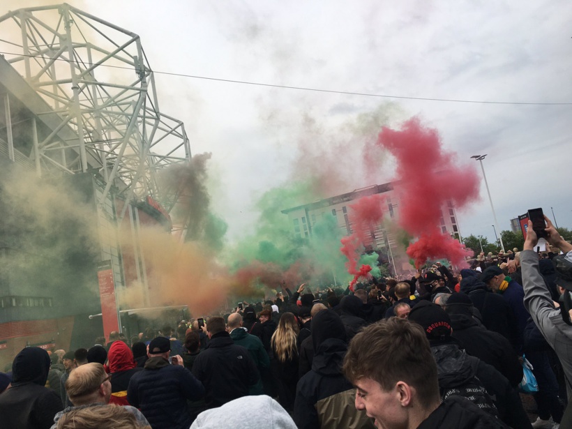 Manchester-Liverpool: les supporters remettent ça en bloquant l’entrée d’Old Trafford Manchester-Liverpool: les supporters remettent ça en bloquant l’entrée d’Old Trafford