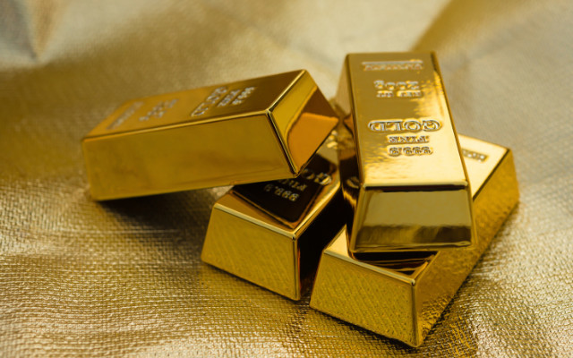 La Douane saisit 5 lingots d’or d’un kilo chacun à bord d’une Mercedes à Karang