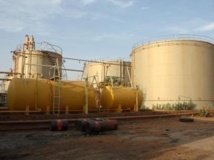 Un aperçu des installations de l’usine de la Nigelec (Société Nigérienne d’électricité) à Goudel. Ici, des citernes de Gazoil et de Fuel.