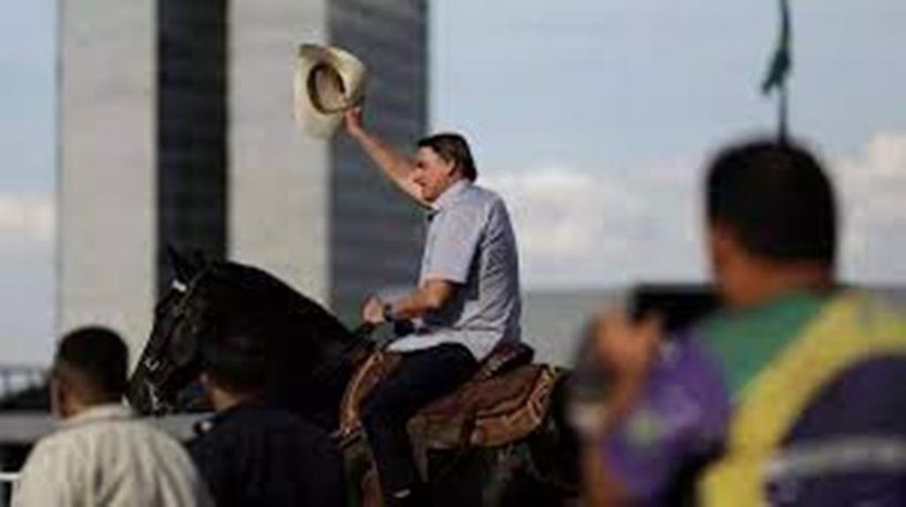 Brésil: manifestations pour soutenir Bolsonaro, visé par une commission parlementaire Brésil: manifestations pour soutenir Bolsonaro, visé par une commission parlementaire