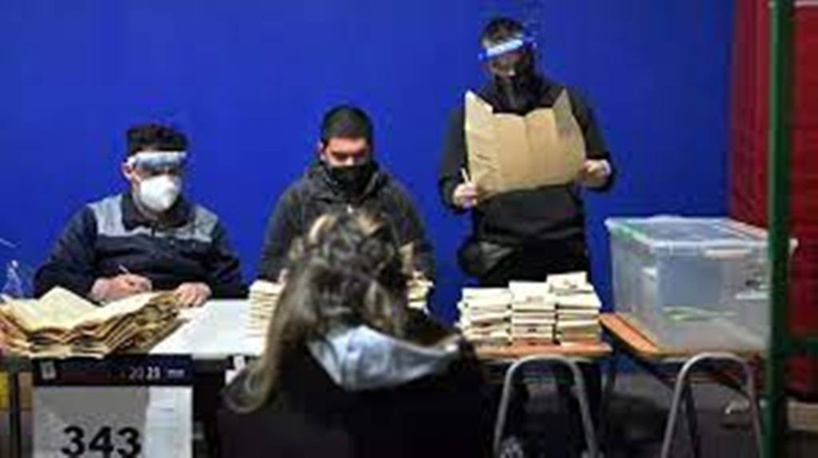 Vote constitutionnel au Chili: victoire des indépendants et de la gauche alternative Vote constitutionnel au Chili: victoire des indépendants et de la gauche alternative