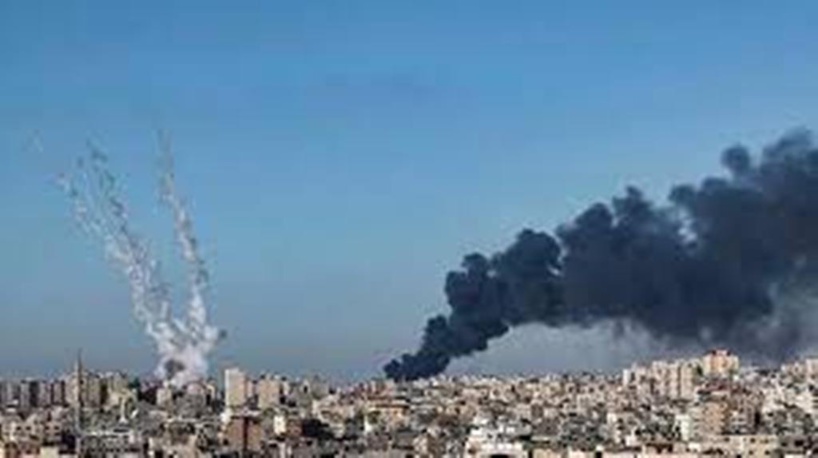 Proche-Orient: l'Égypte tente une médiation et ouvre ses frontières aux blessés de Gaza