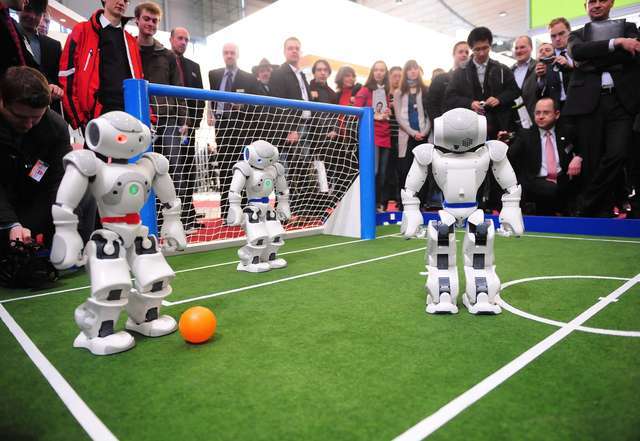 Les robots-footballeurs ont débuté leur Coupe du monde