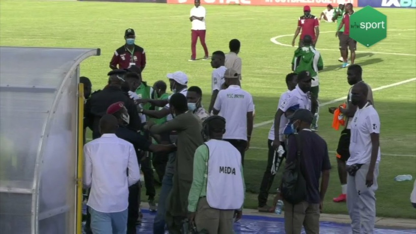 Agression d'arbitres: le Jaraaf risque une très lourde sanction Agression d'arbitres: le Jaraaf risque une très lourde sanction