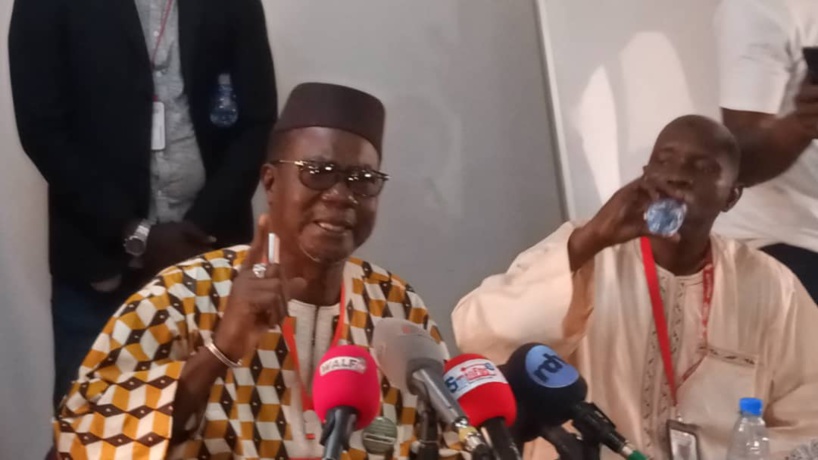 Gora Khouma et les transporteurs menacent: le Président Macky Sall nous a trahis et nous irons en grève Gora Khouma et les transporteurs menacent: le Président Macky Sall nous a trahis et nous irons en grève