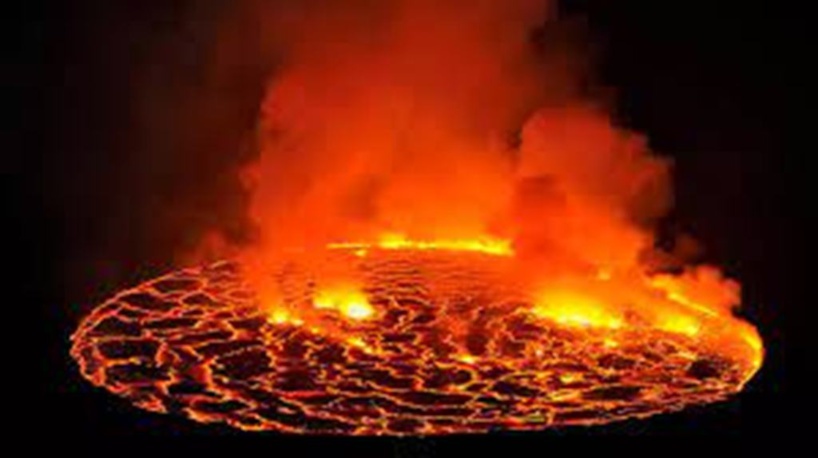 RDC : le Nyiragongo, un volcan fascinant et dangereux RDC : le Nyiragongo, un volcan fascinant et dangereux
