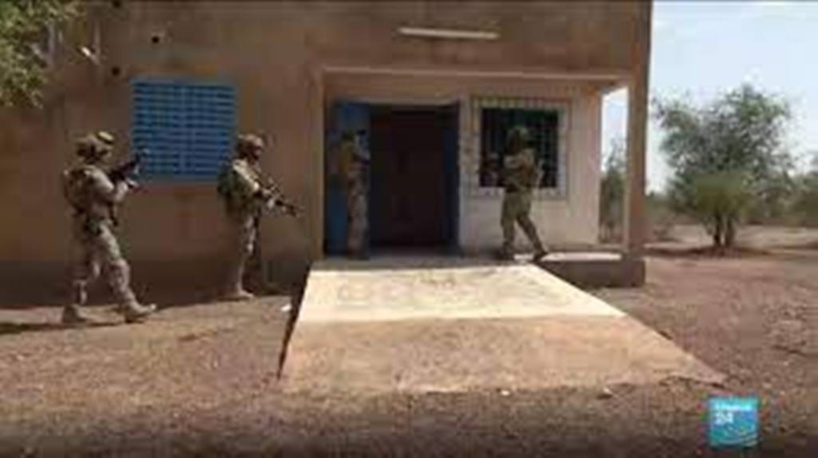 Lutte antiterroriste au Sahel : à l'entraînement avec les forces spéciales de l'opération Sabre Lutte antiterroriste au Sahel : à l'entraînement avec les forces spéciales de l'opération Sabre