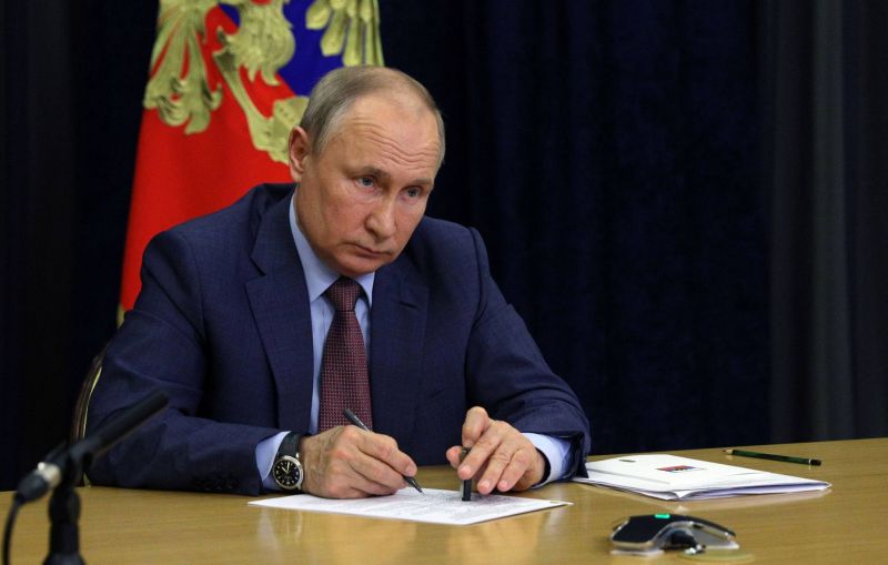 Russie: Poutine promulgue la loi ouvrant la voie à l'exclusion d'opposants des élections