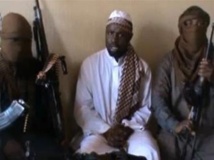 Selon les autorités nigérianes, Abubakar Shekau (c), leader de Boko Haram, serait prêt à dialoguer.