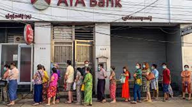 En Birmanie, la situation humanitaire s'aggrave alors que l'économie reste paralysée En Birmanie, la situation humanitaire s'aggrave alors que l'économie reste paralysée