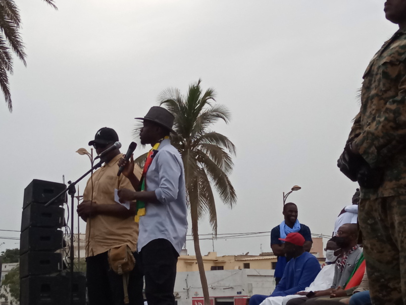 Présidentielle 2024: « une seule personne ne peut pas se présenter, c'est Macky Sall» (Ousmane Sonko) Présidentielle 2024: « une seule personne ne peut pas se présenter, c'est Macky Sall» (Ousmane Sonko)