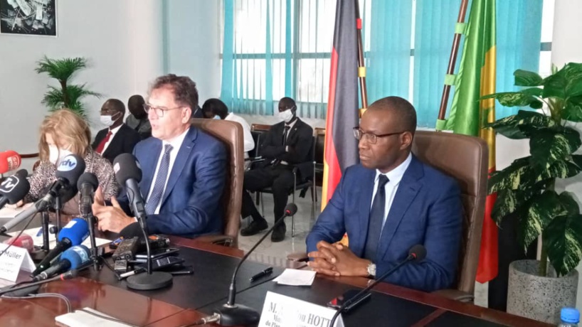 Production de vaccin anti-covid-19 : l'Allemagne appuie l'Institut Pasteur de Dakar à hauteur de 13 milliards FCFA Production de vaccin anti-covid-19 : l'Allemagne appuie l'Institut Pasteur de Dakar à hauteur de 13 milliards FCFA