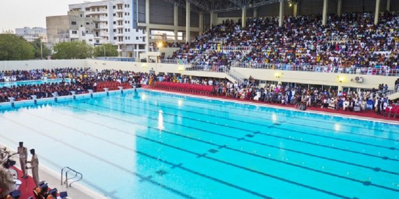 Soham Wardini vire le Directeur de la piscine Olympique
