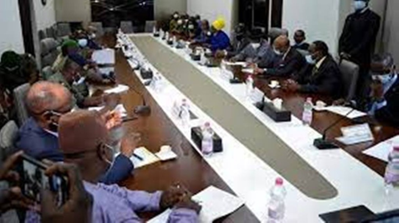 Mali : la Cédéao constate une «évolution positive» mais maintient la mesure de suspension Mali : la Cédéao constate une «évolution positive» mais maintient la mesure de suspension